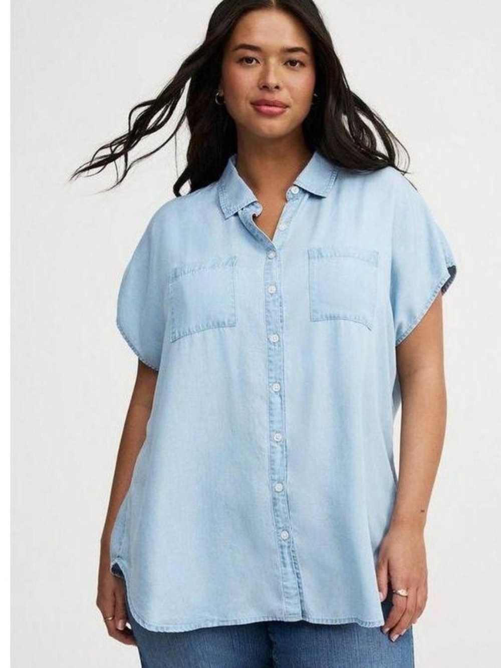 Torrid Sz 1 Light Blue Short-Sleeve Denim-Style Button-Front Shirt